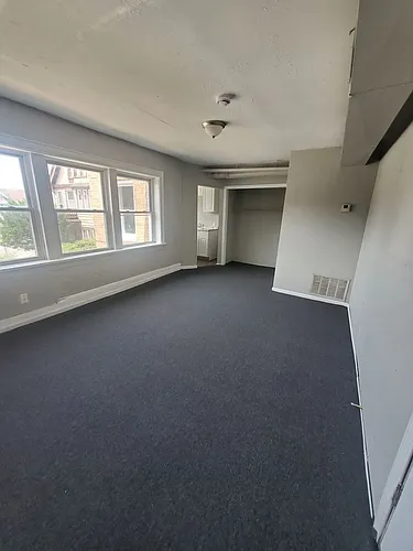 2214-2220 W Hopkins St. (8 Unit) Photo 1