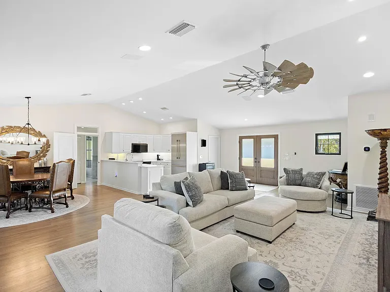 350 Firehouse Ct — Photo 6