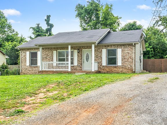 2nd image of 2811 Teakwood Dr