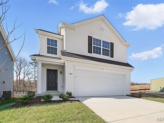2nd image of 706 Courtshire Crossing