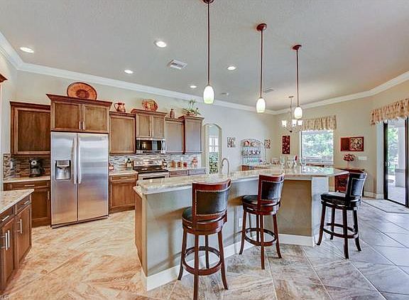 4th image of 1507 SW 43rd Ter