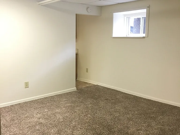 775 E. Broad St — Photo 74