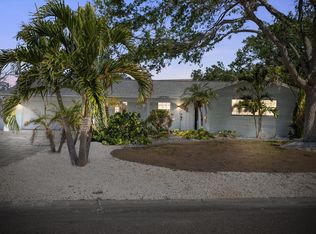10001 S Yacht Club Dr, Treasure Island, FL 33706