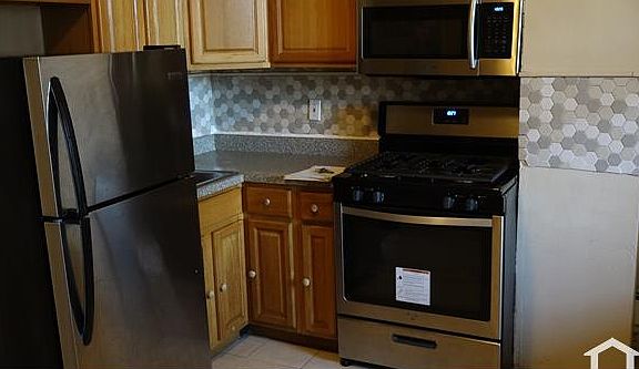 4th image of 25 Garfield St APT 1L