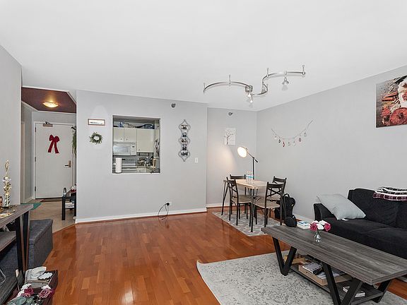 5th image of 401 E Ontario St APT 1107