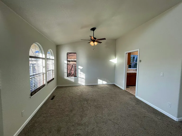 1580 Rehrmann Dr — Photo 4