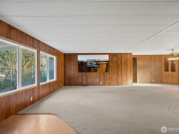 5th image of 11611 201st Avenue E