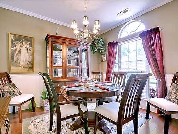 5th image of 132 Willowbend Ln