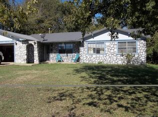 606 W McArthur St, Madill, OK 73446
