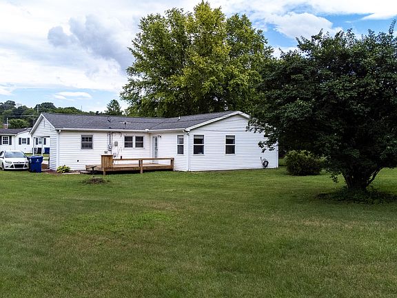 4th image of 815 Julianne Dr