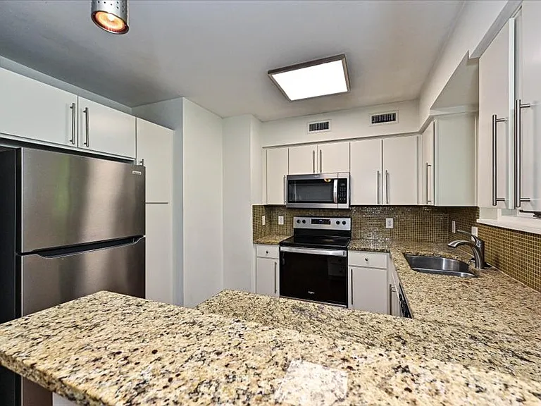 2441 Vail Ave #1 — Photo 10