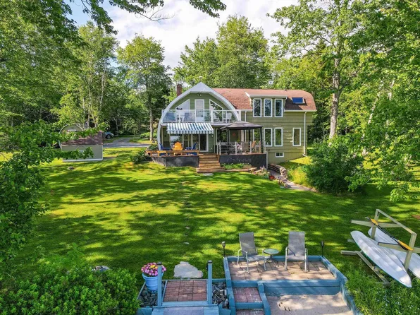 183 Lakewood Dr, Shortts Lake, NS B0N 1C0