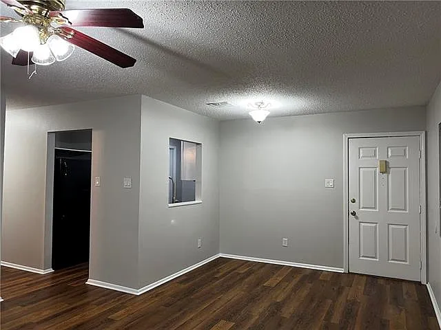 204 Trace Loop — Photo 3