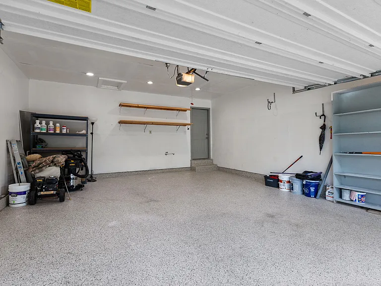 701 Oak Run Ln — Photo 35
