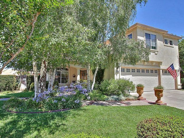 A Gorgeous Home in an Excellent Community