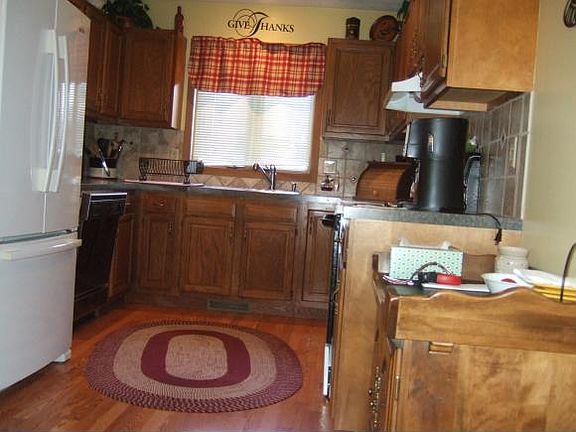 4th image of 212 Loretta Ln