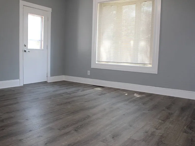 1318 Campbell Ave — Photo 6
