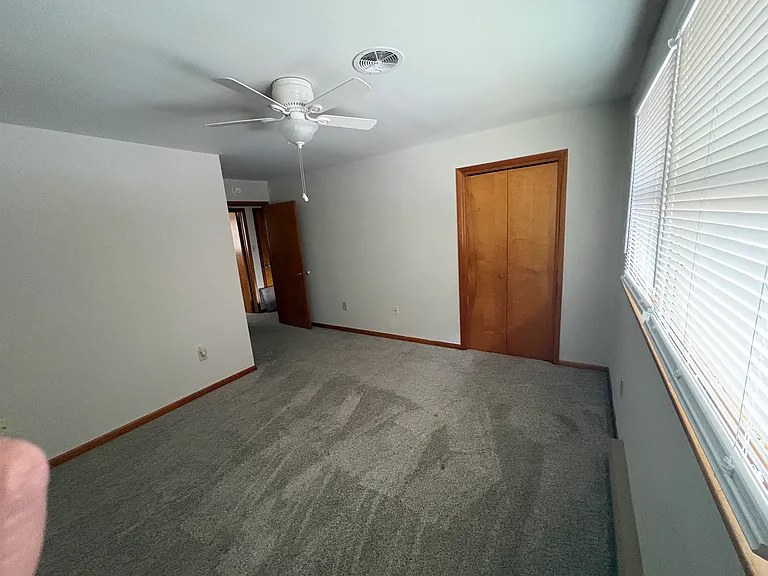 544 W 6th St — Photo 7