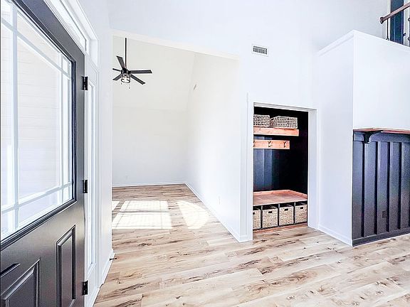 3rd image of 276 Plantation Dr