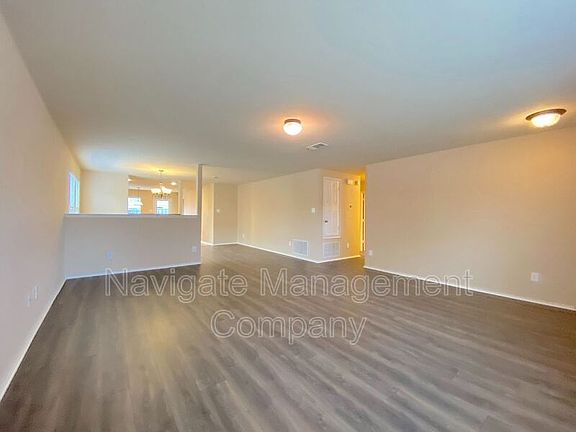 3rd image of 1917 Nightingale Dr