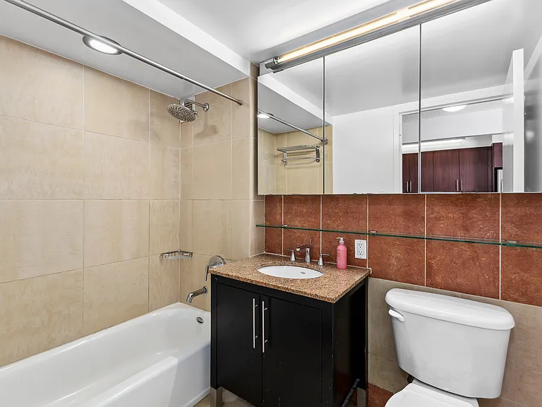 555 W 23rd St #S9K — Photo 6