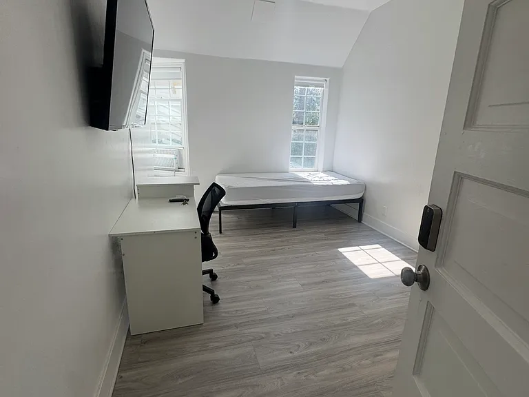 2114 Bonsallo Ave #2 — Photo 8