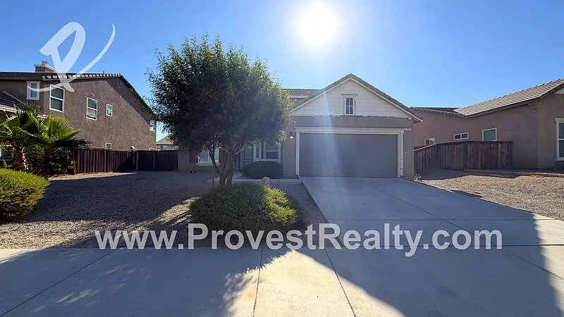 4 bed, 4.0 bath, 2811 sqft, $2,600 — Photo 2