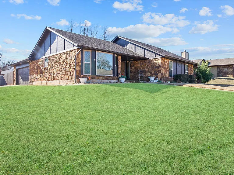 9724 Kent Dr — Photo 15
