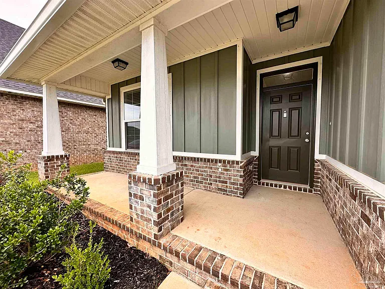 2346 Habersham Ln — Photo 3