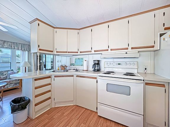 2nd image of 779 Sombrero Ln