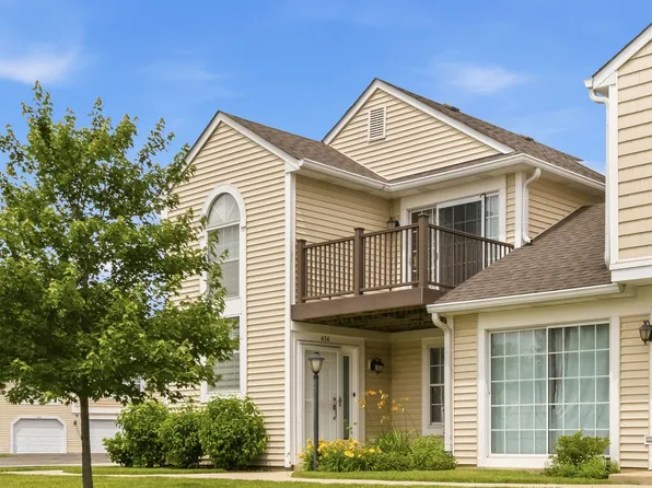 434 Le Parc Cir #434, Buffalo Grove, IL 60089