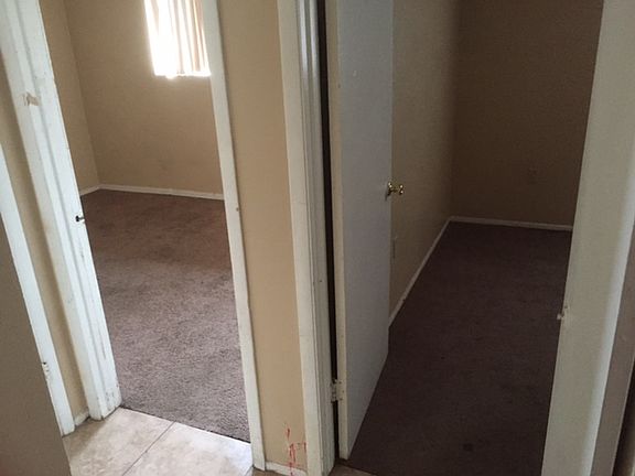 3rd image of 1622 E Crown APT D