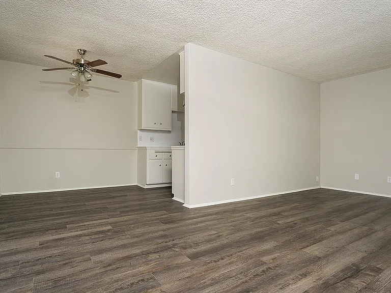 132 N Sinclair Ave — Photo 6