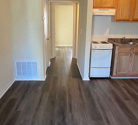 5th image of 14303 Old Courthouse Way