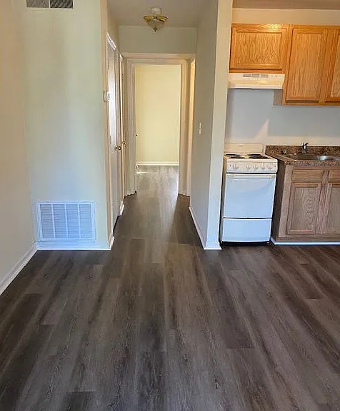 14303 Old Courthouse Way — Photo 5