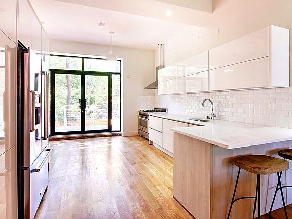 3rd image of 294 Herkimer St #2