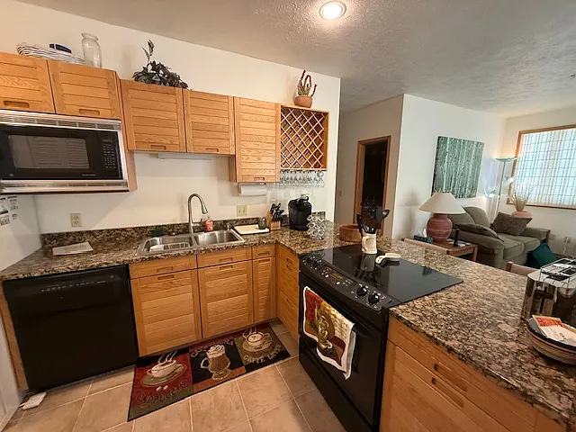 2 bed, 615 sqft, $2,200 — Photo 2