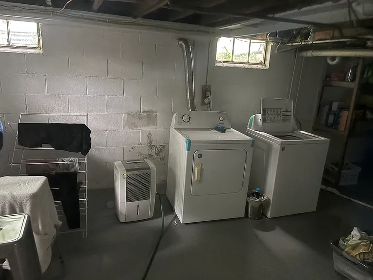 Basement Washer & Dryer