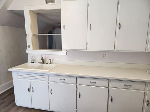 2nd image of 140 S James Ave #1