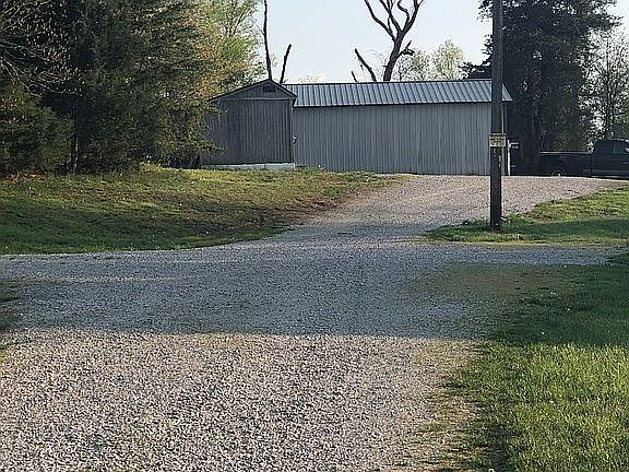 Shop & storage building 