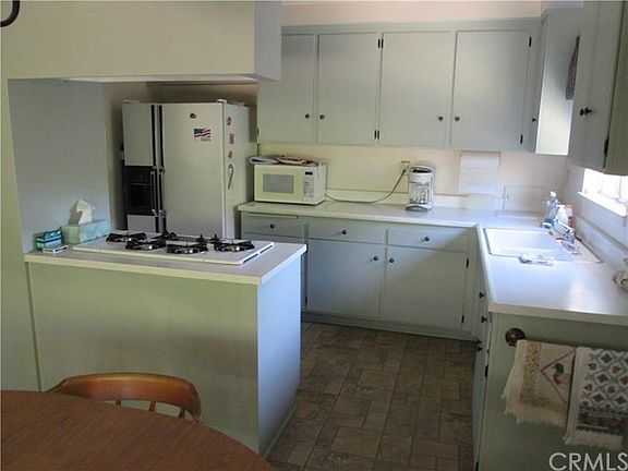 4th image of 26631 Montclair Dr