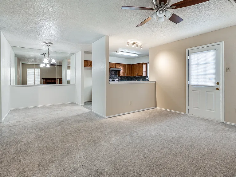 2617 Isbella Dr — Photo 12