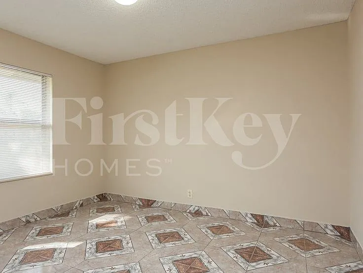 5990 Ithaca Cir W — Photo 9