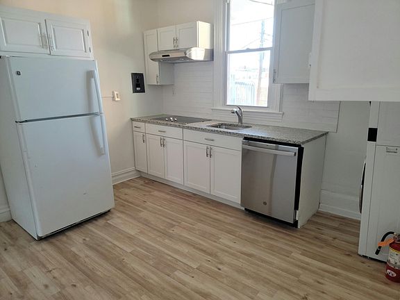 4th image of 68 Westwood Ave APT 2