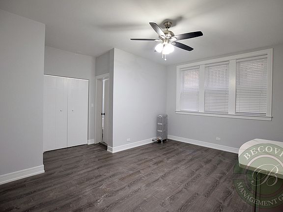 2nd image of 1521 W Sherwin Ave #103