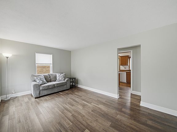 4th image of 838 N Dement Ave