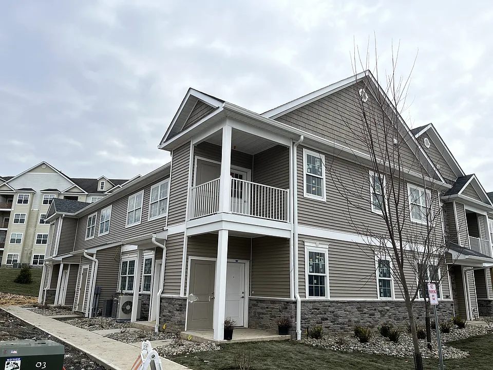 311 Tower Ridge Circle Middletown NY private ground floor DIRECT entry to your unit.