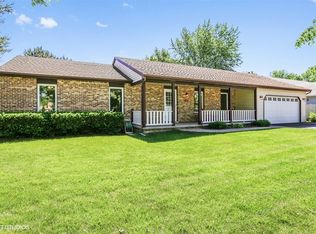 27 Butterfield Rd, Lake Zurich, IL 60047