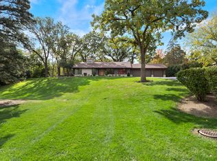 1007 Beau Brummel Dr, Dundee, IL 60118