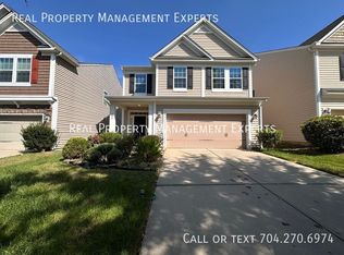 406 Knothole Ln, Charlotte, NC 28214